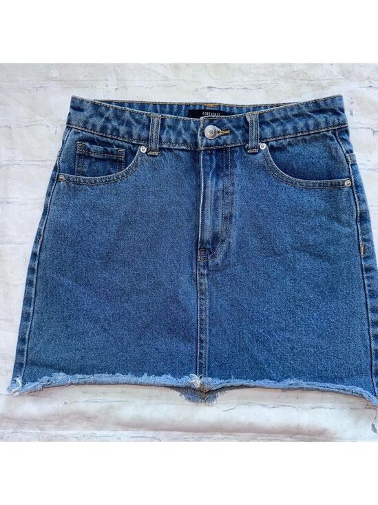 Forever 21 Dresses & Skirts - NWOT Women’s/ Junior’s Size Small Forever 21 Raw Hem Denim Blue Jean Skirt